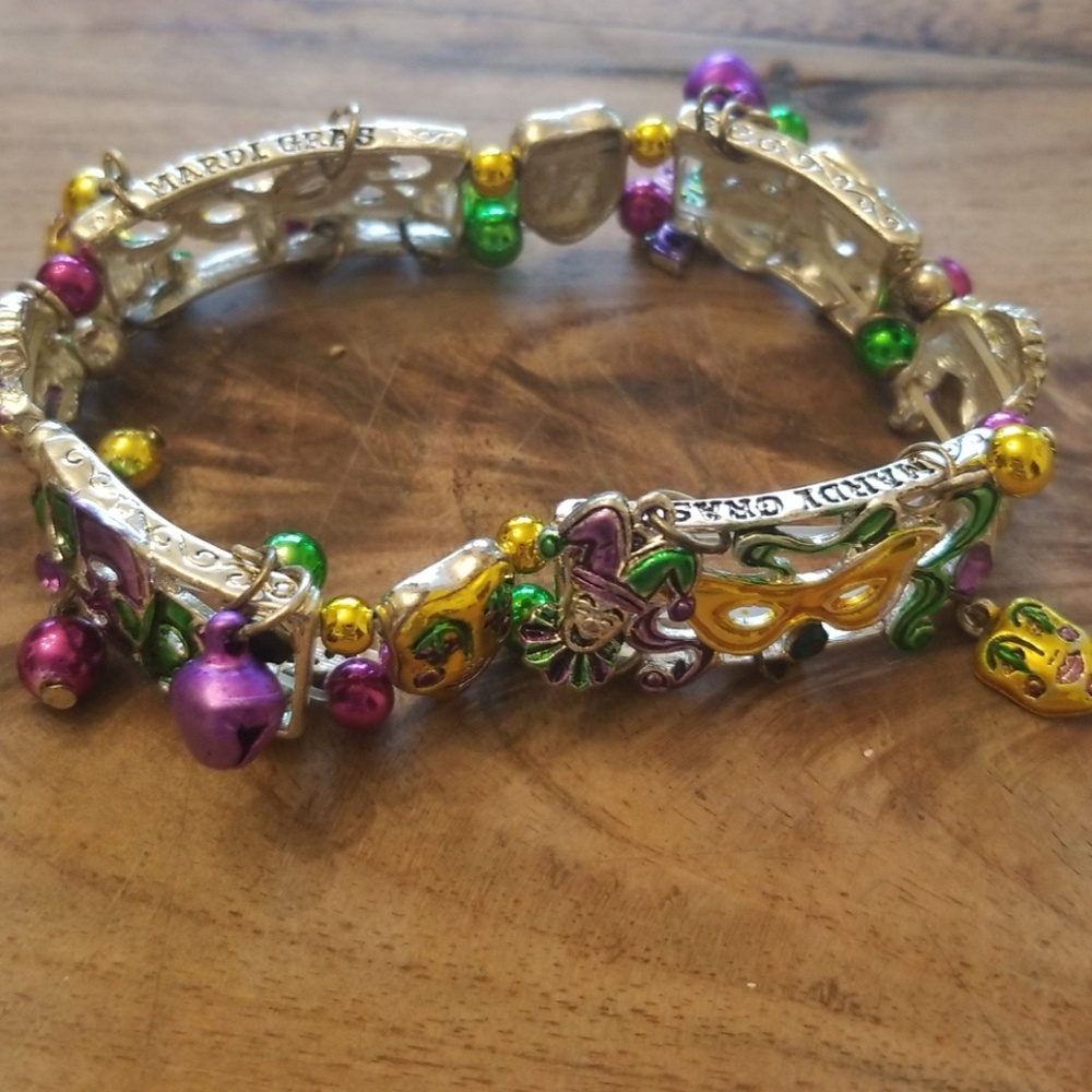 👸Mardi Gras Charm Bracelet👸